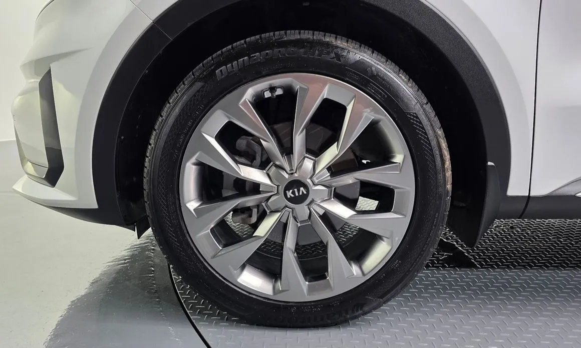 Kia Sorento — фото 5