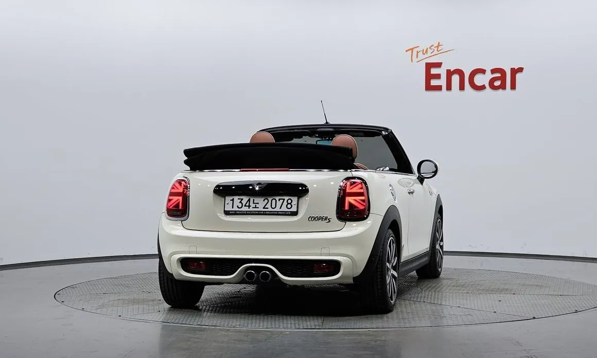 Mini Cooper Convertible 2021 из KR, фото 3