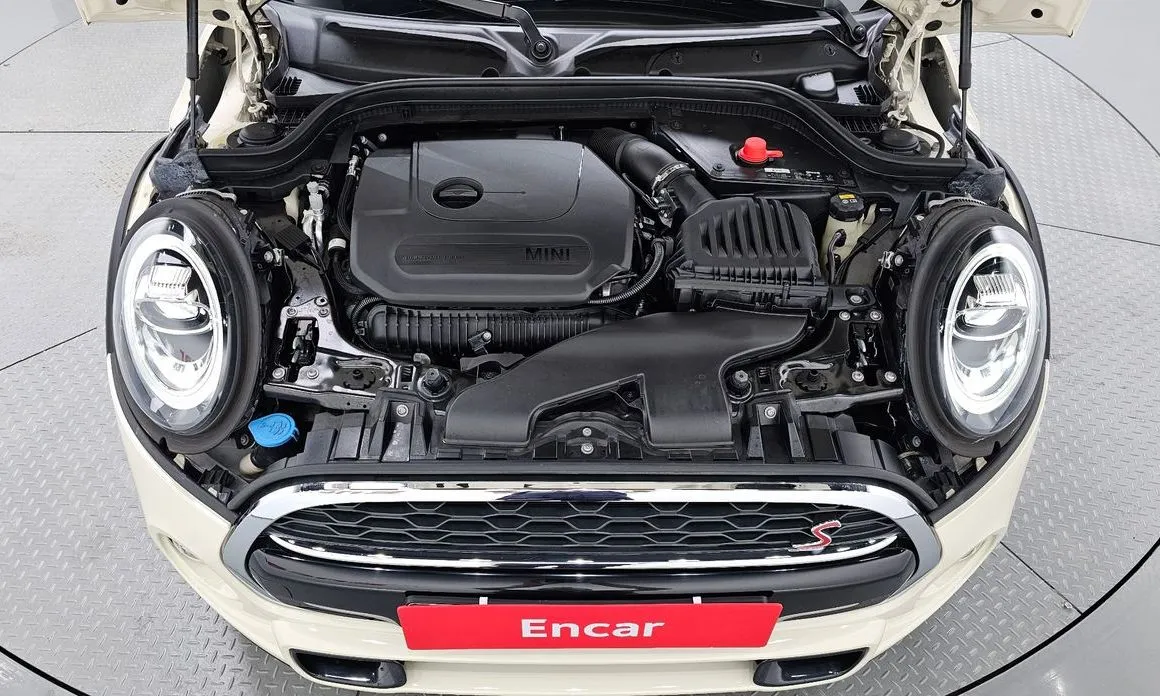 Mini Cooper Convertible 2021 из KR, фото 8