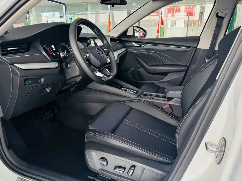 Skoda Octavia — фото 4