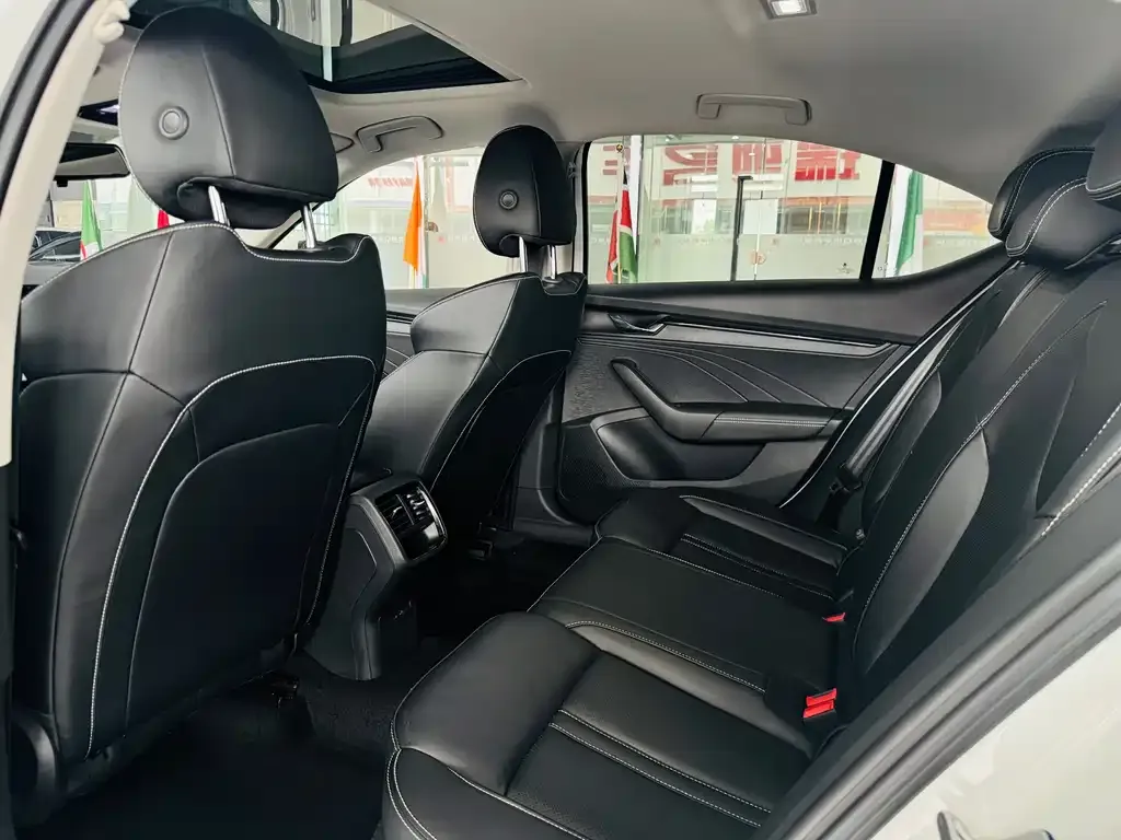 Skoda Octavia — фото 8