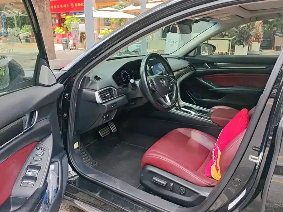 Honda Accord — фото 7