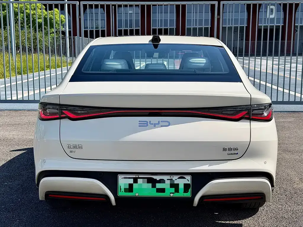 BYD Seal 06 — фото 9
