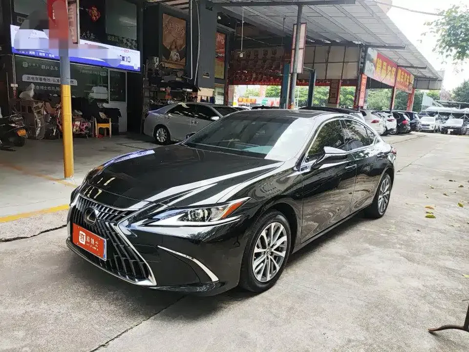 Lexus ES — фото 1