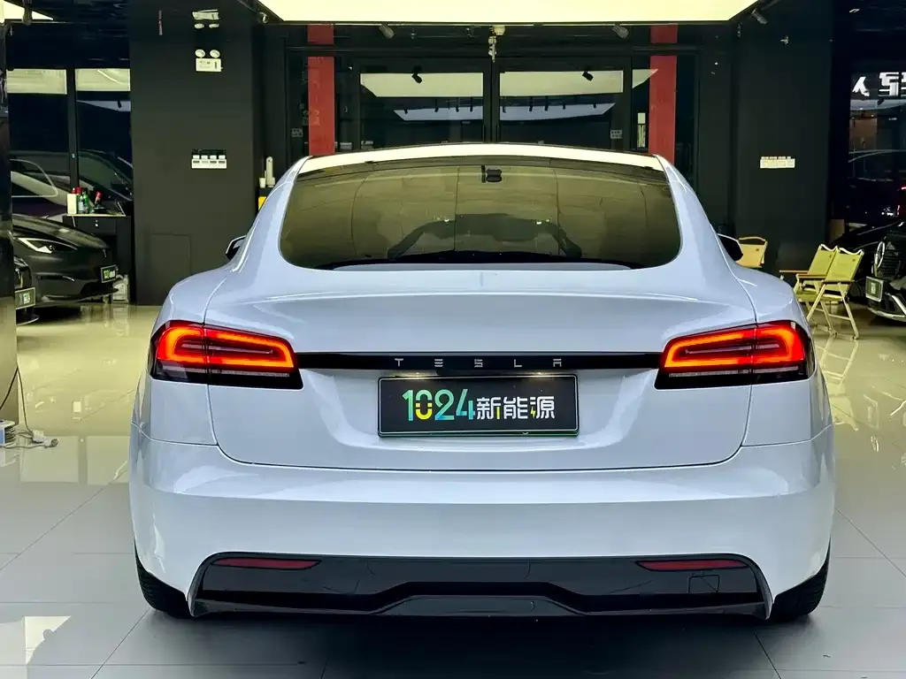 Tesla Model S — фото 4