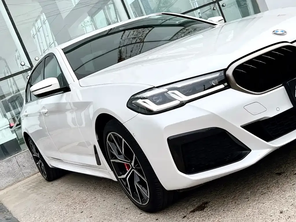 BMW 5 Series — фото 2