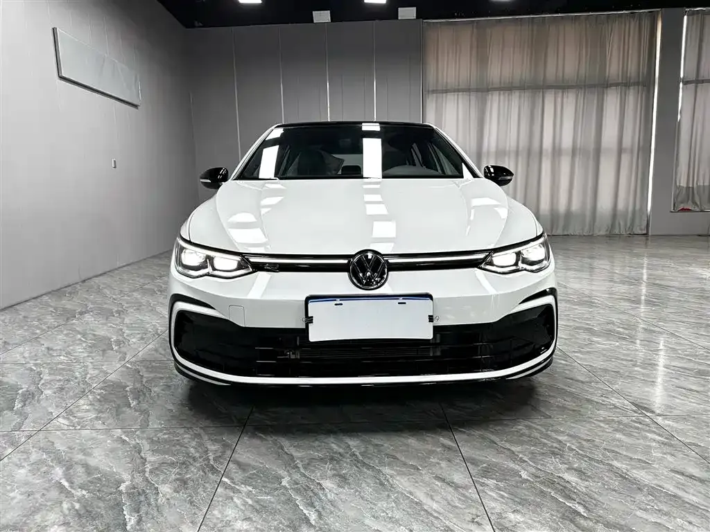 Volkswagen Golf — фото 8