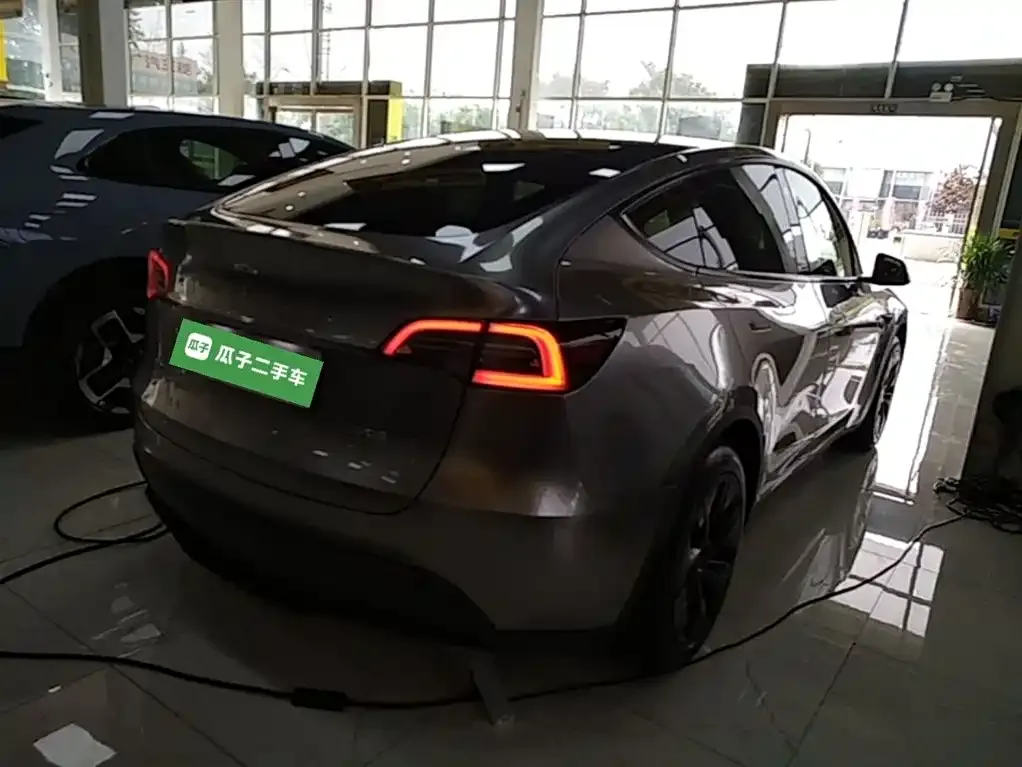 Tesla Model Y — фото 8