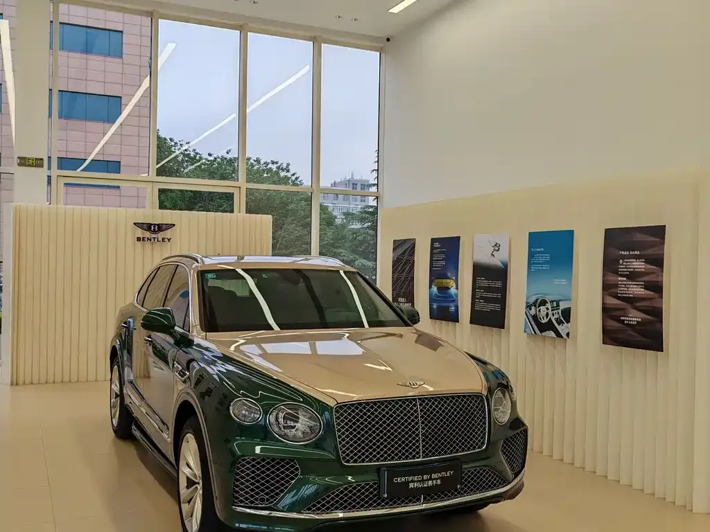 Bentley Bentayga — фото 10