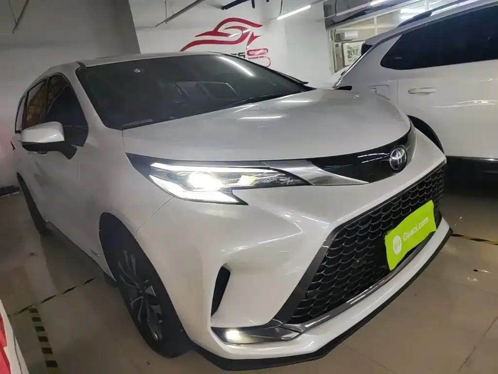 Toyota Granvia 2023 из CN, фото 3