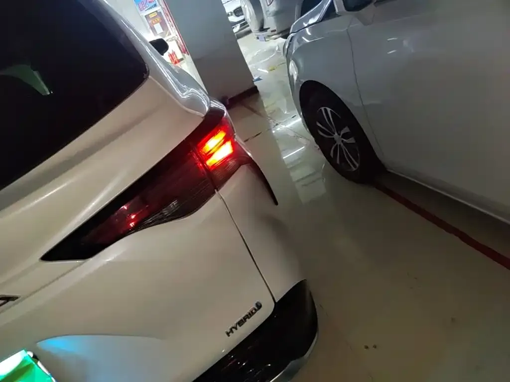 Toyota Granvia 2023 из CN, фото 6