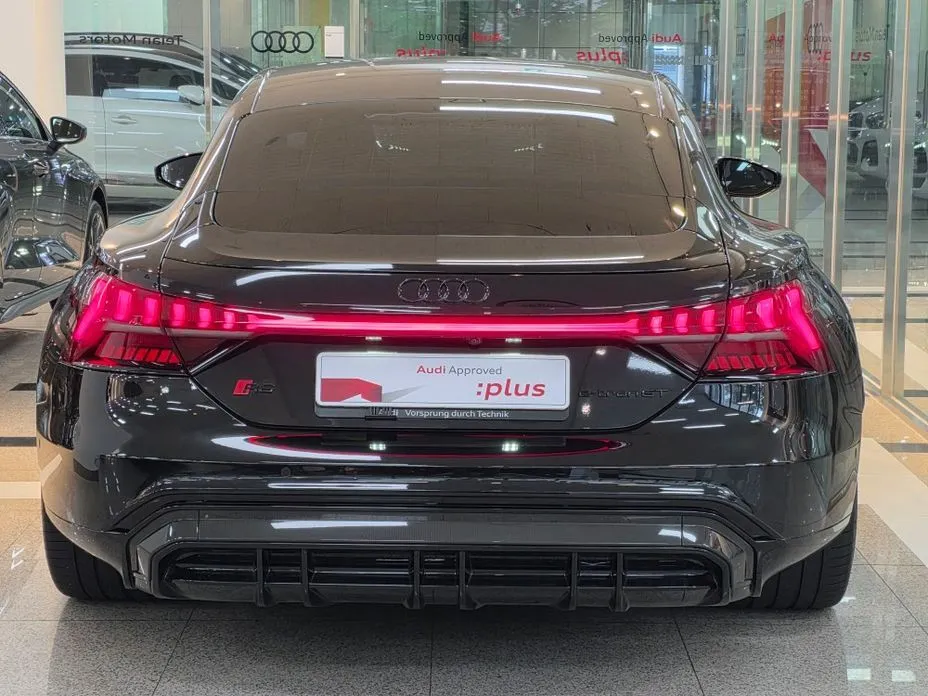 Audi RS e-tron GT 2022 из KR, фото 3