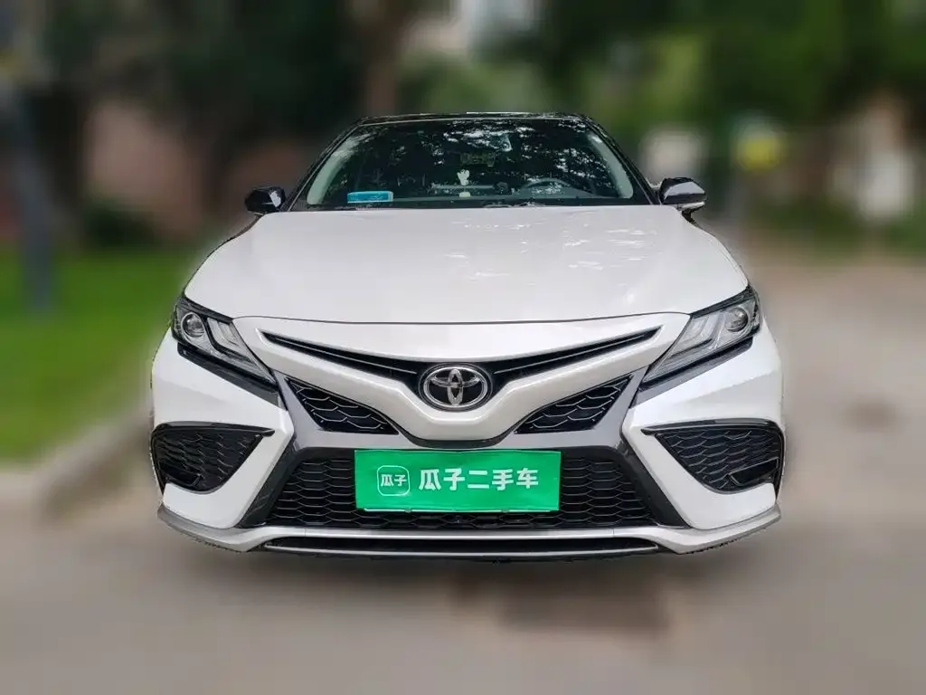 Toyota Camry — фото 8