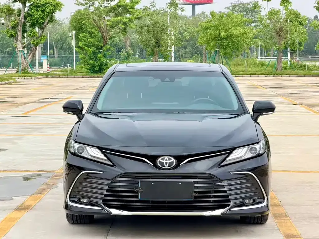 Toyota Camry — фото 10