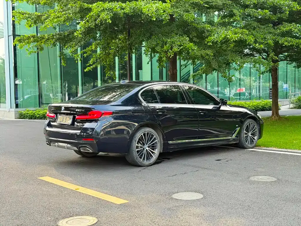 BMW 5 Series — фото 6