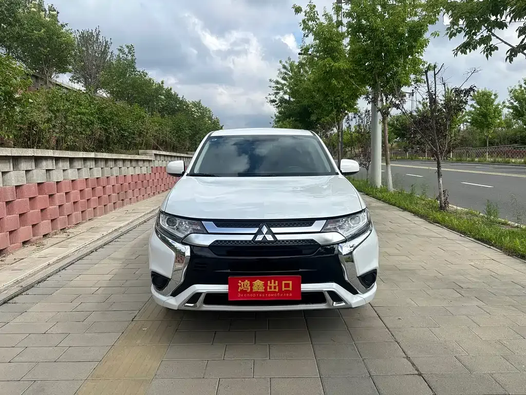 Mitsubishi Outlander 2023 из CN, фото 6