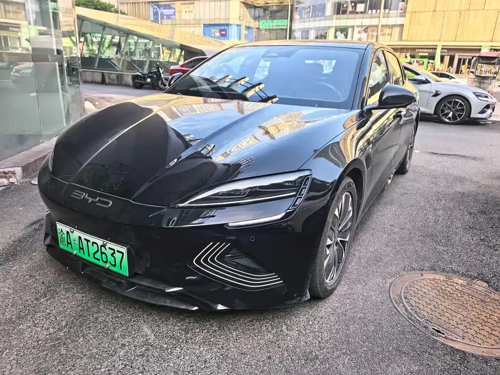 BYD Seal — фото 1