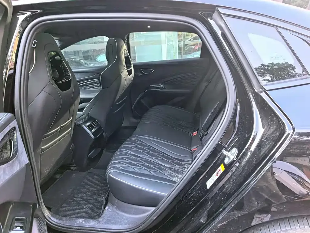 BYD Seal — фото 4