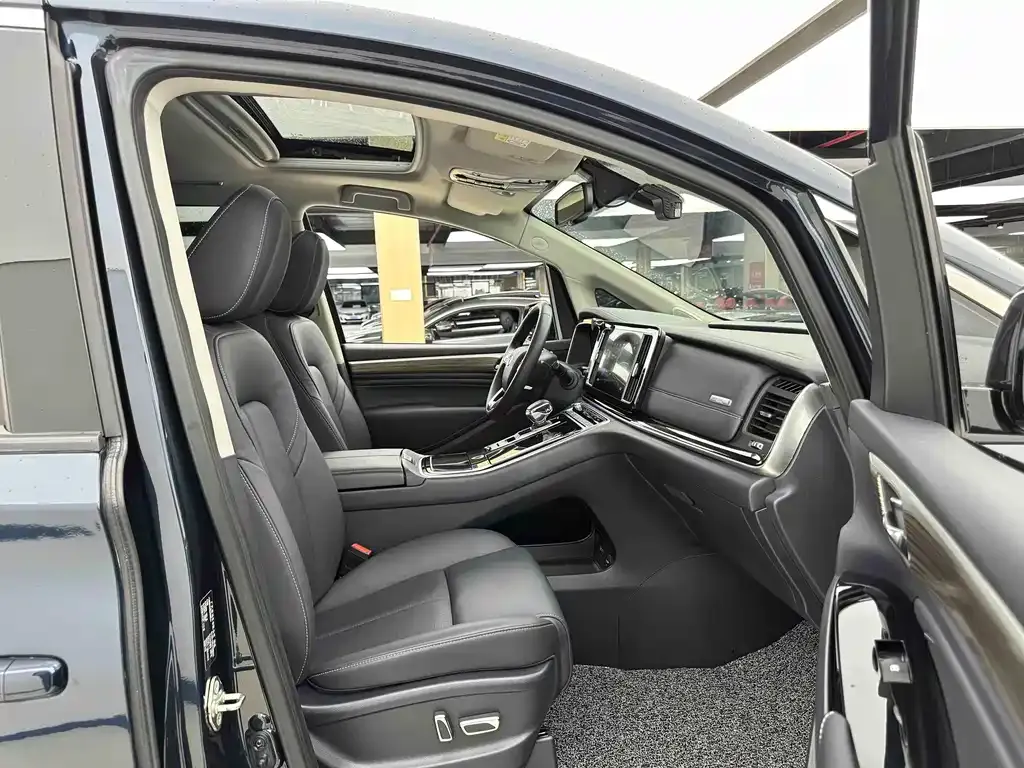 GAC Motor Trumpchi M8 — фото 7