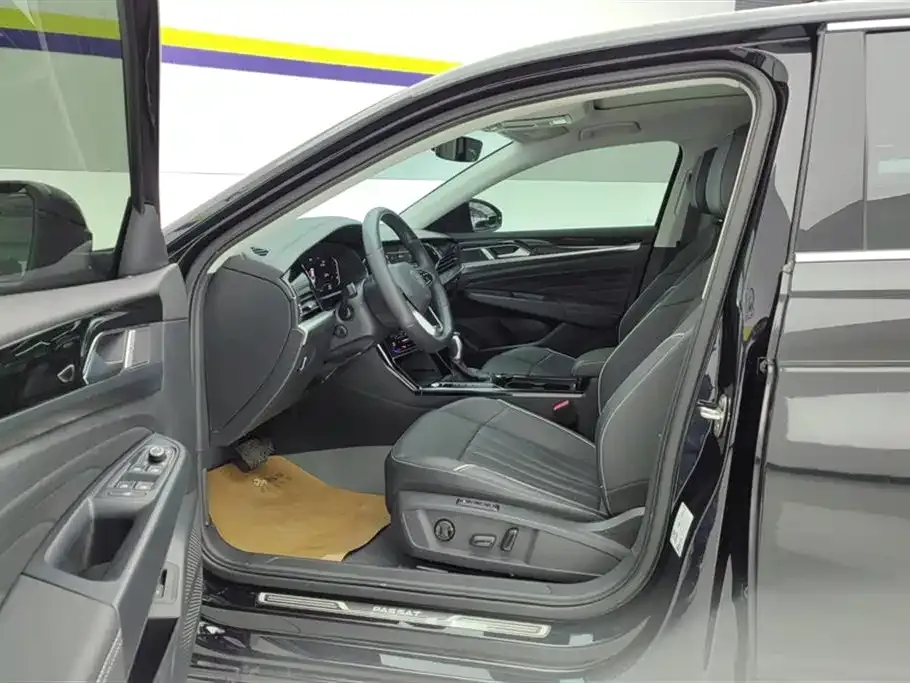 Volkswagen Passat — фото 10