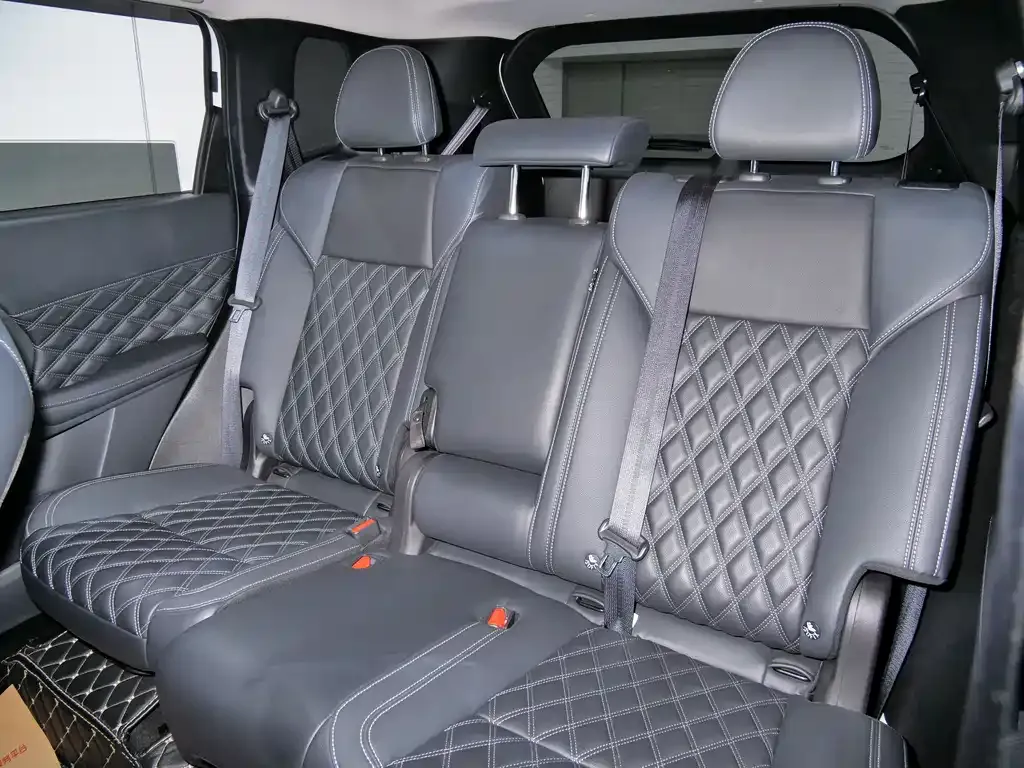 Mitsubishi Outlander 2023 из CN, фото 10