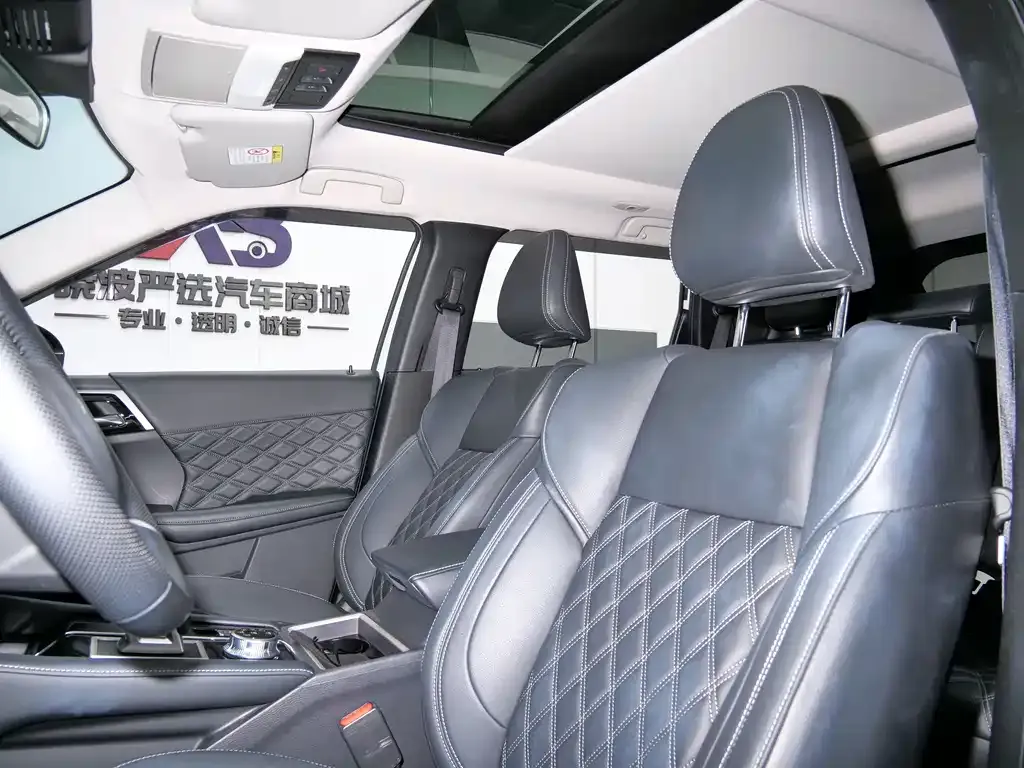 Mitsubishi Outlander 2023 из CN, фото 8