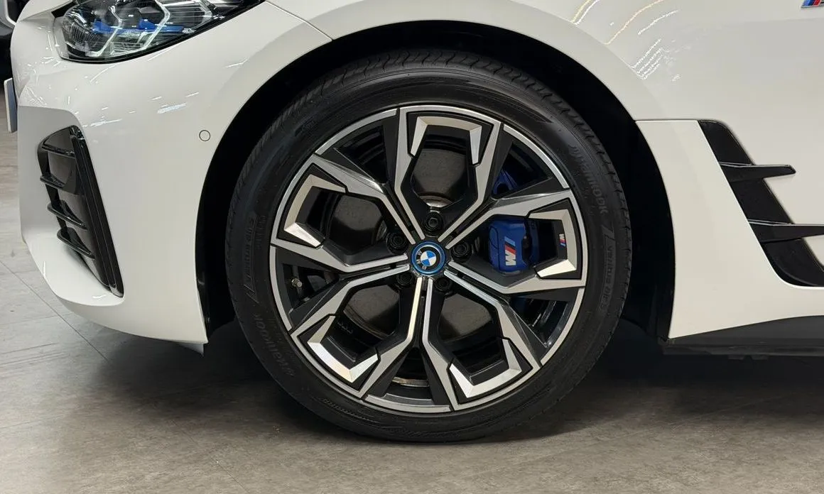 BMW i4 2024 из KR, фото 9