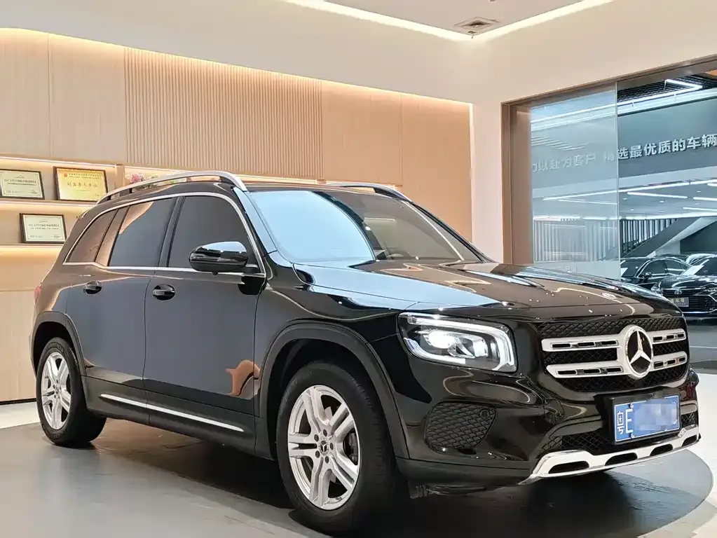 Mercedes-Benz GLB — фото 2