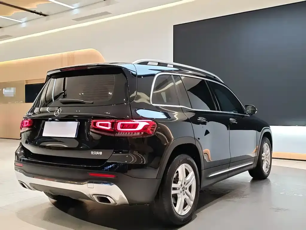 Mercedes-Benz GLB — фото 6