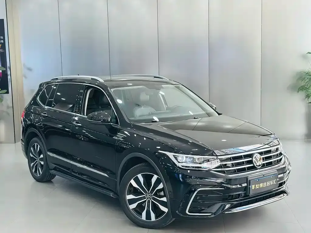 Volkswagen Tiguan L — фото 3