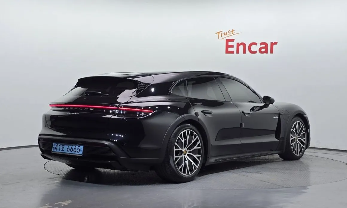Porsche Taycan 2022 из KR, фото 8