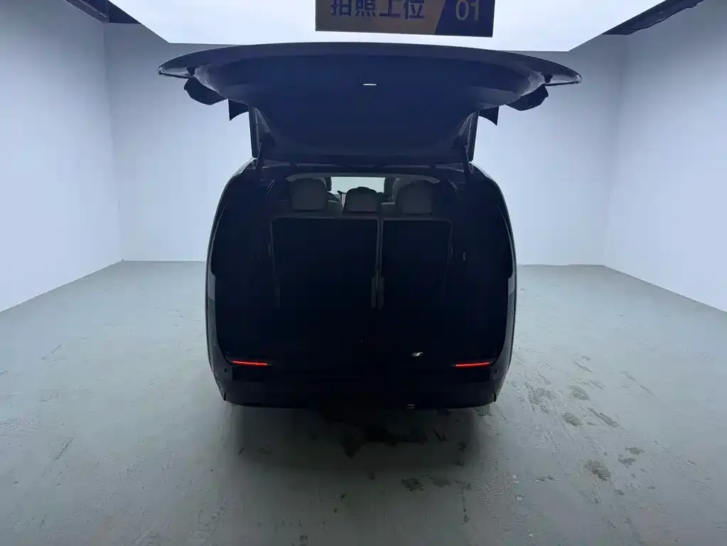Li Auto MEGA — фото 2