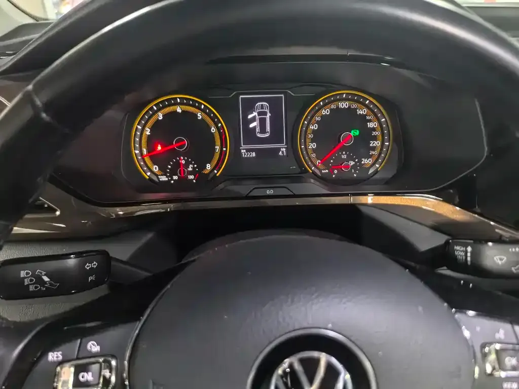 Volkswagen Tharu — фото 2