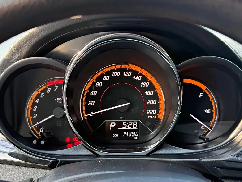 Toyota Yaris L — фото 7