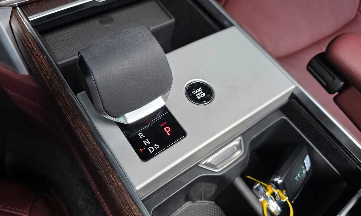 Land Rover Range Rover 2025 из KR, фото 10
