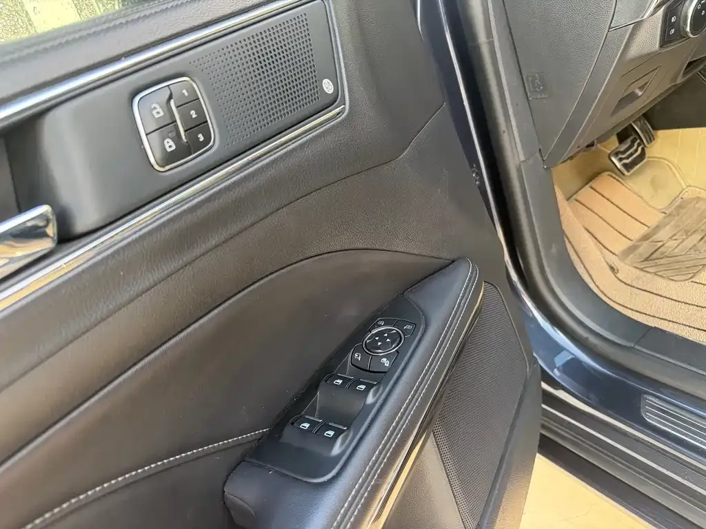 Ford Taurus 2021 из CN, фото 6