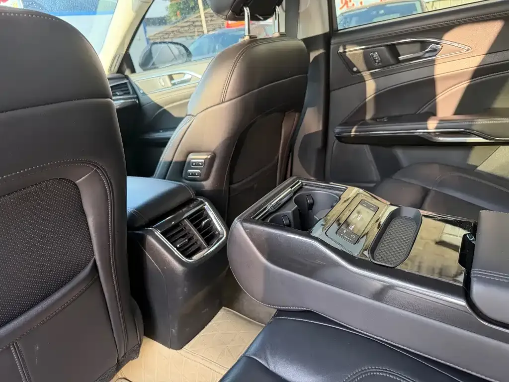 Ford Taurus 2021 из CN, фото 7