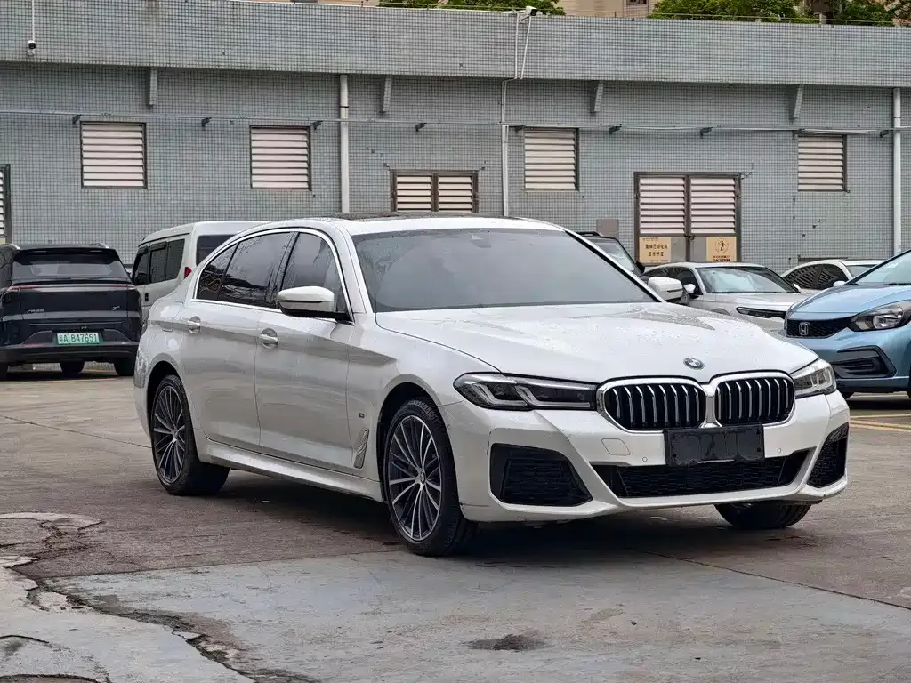 BMW 5 Series — фото 3