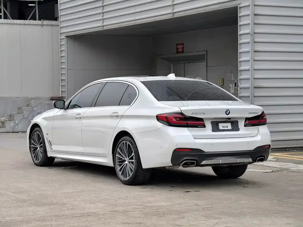 BMW 5 Series — фото 4