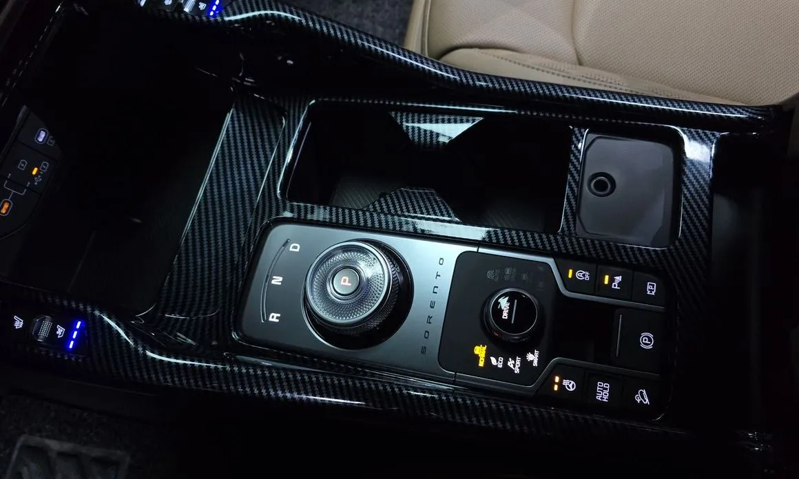 Kia Sorento — фото 6