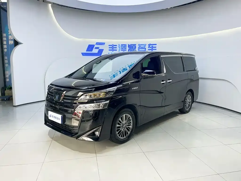 Toyota Vellfire — фото 1