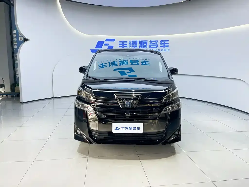 Toyota Vellfire — фото 3