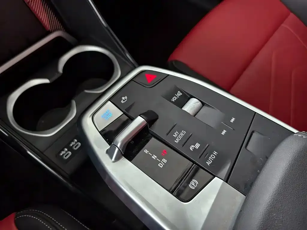 BMW iX1 2024 из CN, фото 3