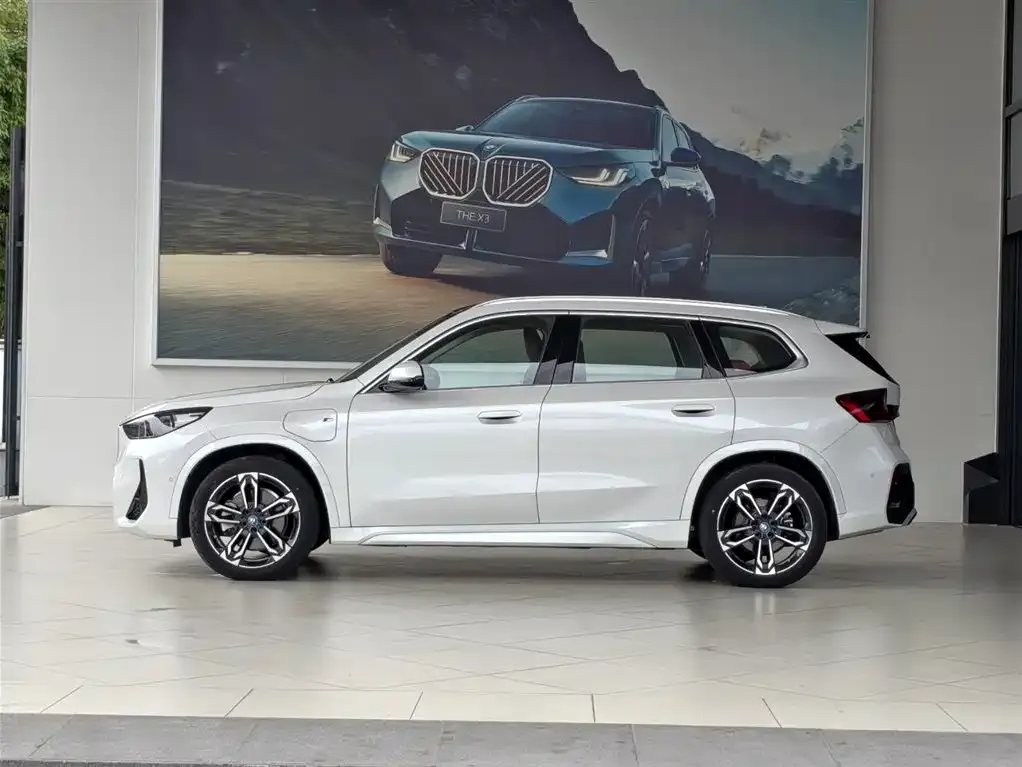 BMW iX1 2024 из CN, фото 2