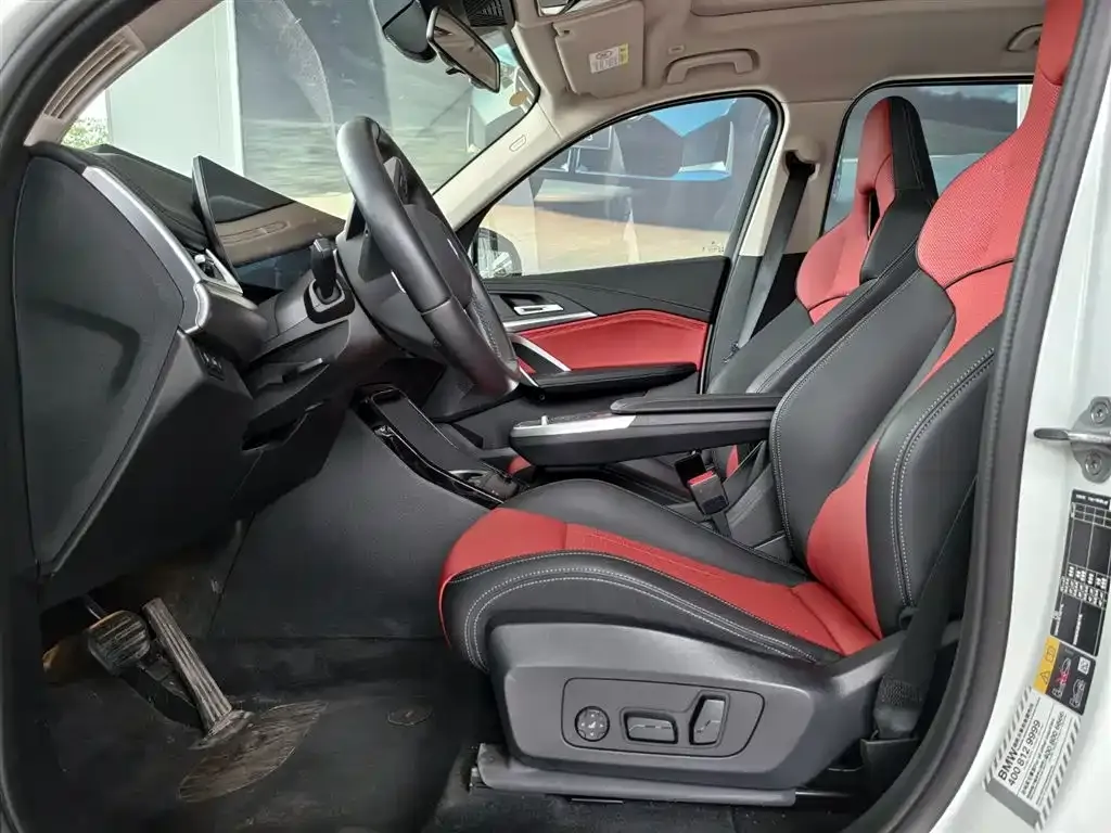BMW iX1 2024 из CN, фото 5
