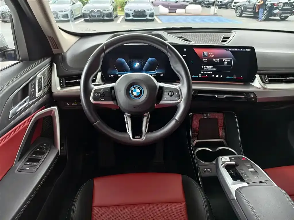 BMW iX1 2024 из CN, фото 8