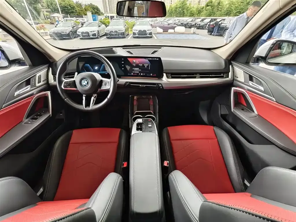 BMW iX1 2024 из CN, фото 9