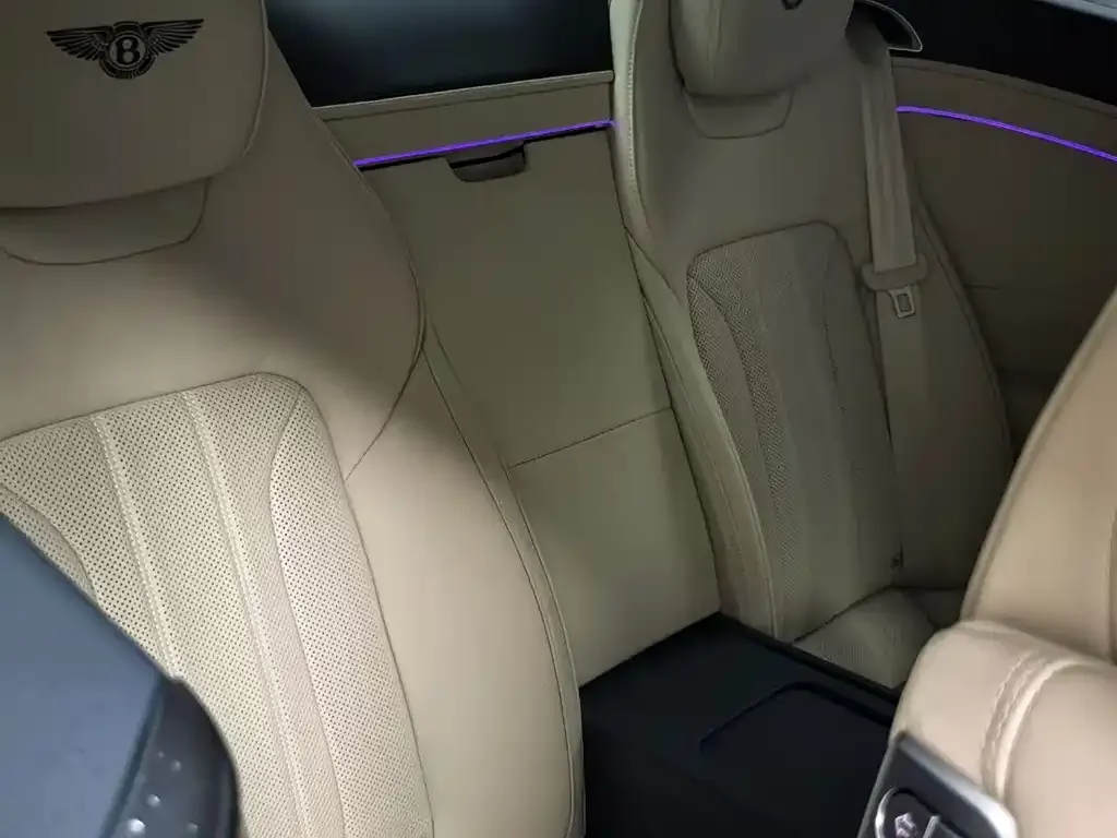 Bentley Continental 2022 из CN, фото 6