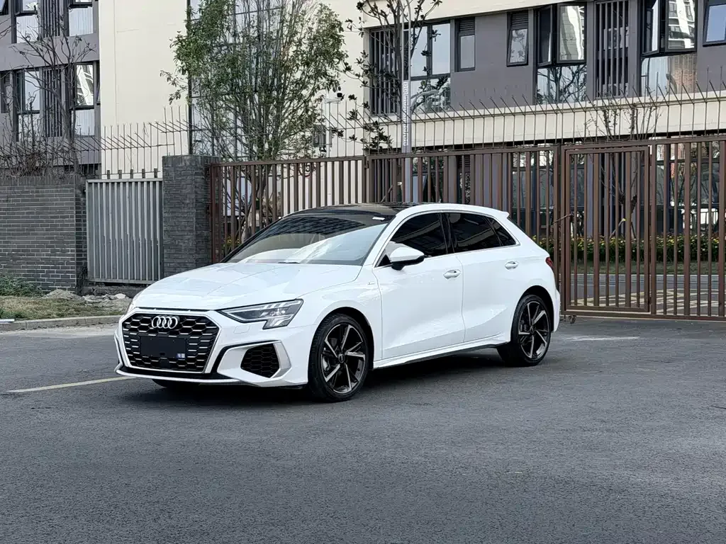 Audi A3 — фото 1