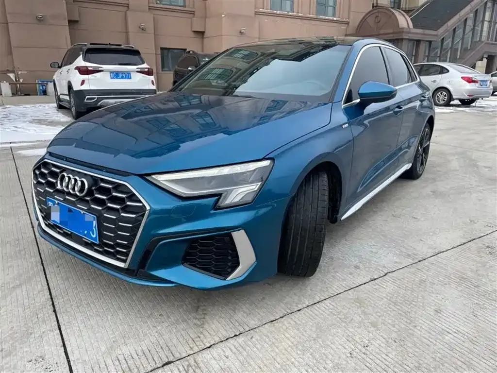 Audi A3 — фото 1